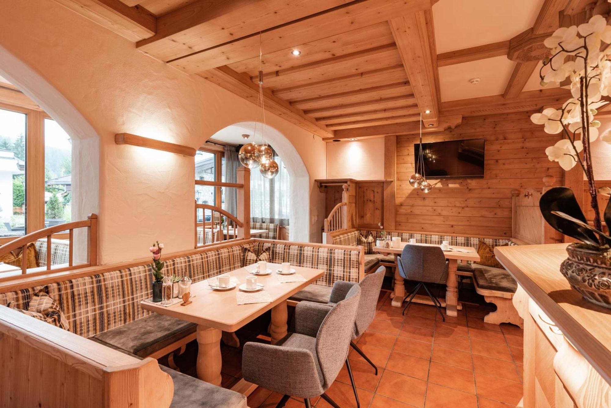 Alpen Glueck Hotel Unterm Rain Garni キルヒベルク・イン・チロル エクステリア 写真